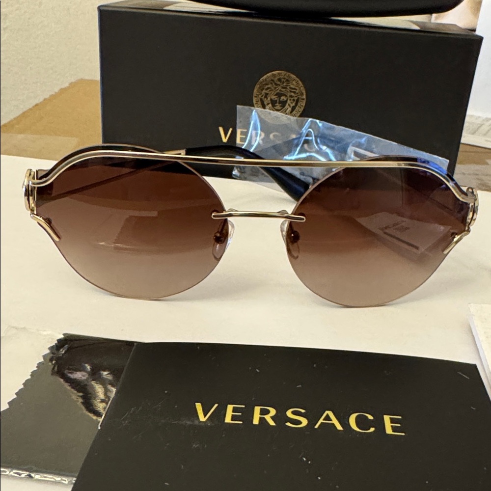 NIB Versace Round aviator sunglasses. - Picture 2 of 6